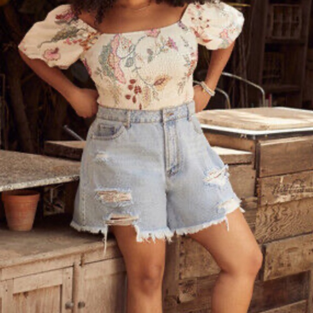 Forever 21 Plus Size Shorts Frayed Denim Mom Shorts 18” NWOT - Picture 11 of 11